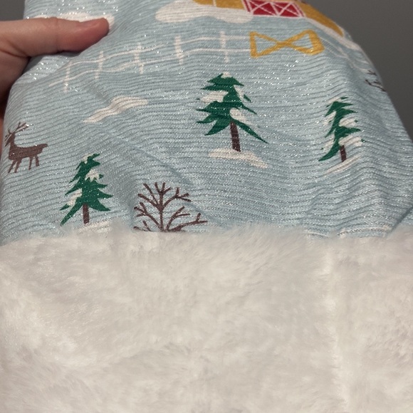 Christmas tree skirt NEW beautiful winter Christmas scene white fur silver 40 in - Picture 7 of 7